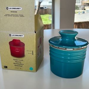 LE CREUSET butter crock, Caribbean color. New in box.